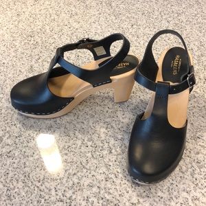 T-strap Swedish Hasbeens